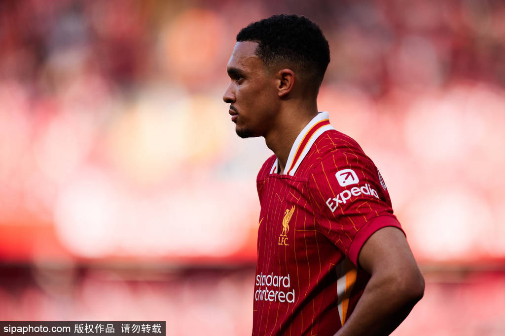 风暴前夜！利物浦清洗名单或达两位数，阿诺德转会皇马竟是另一回事？